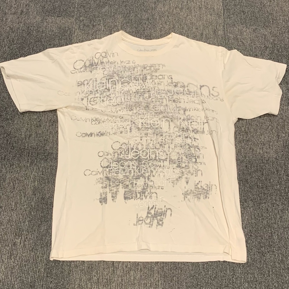 Men’s Calvin Klein T-Shirt Size Large